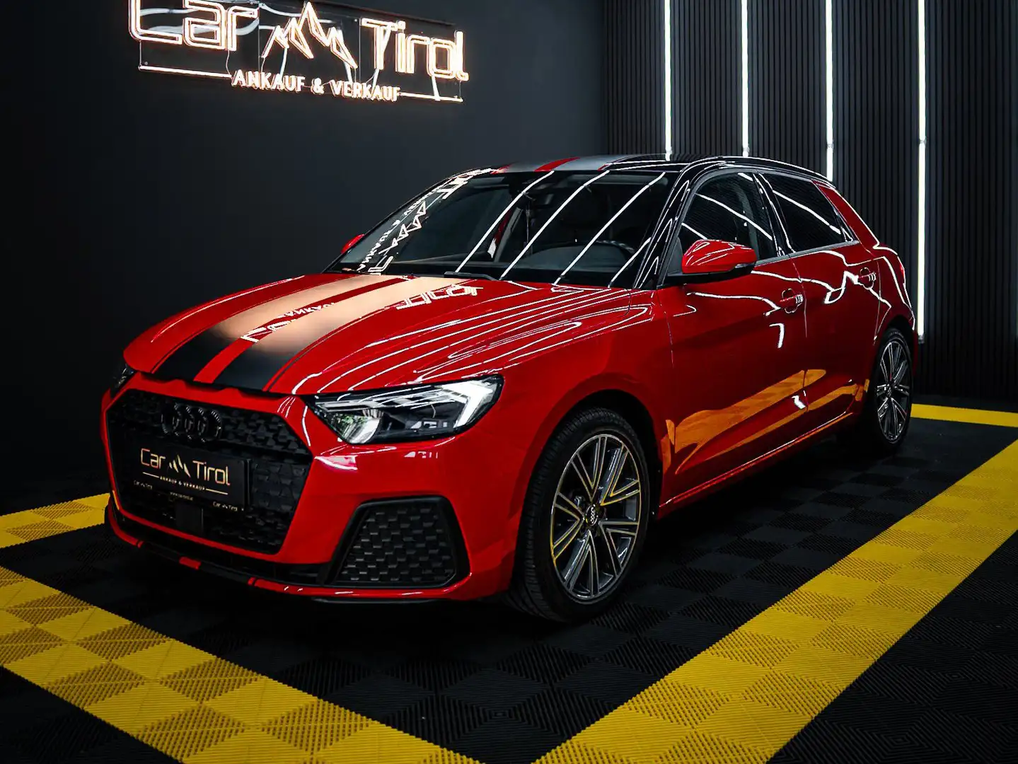 Audi A1 30 TFSI basis Rot - 1