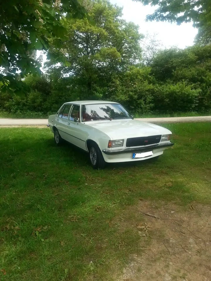 Opel Commodore, foto 2