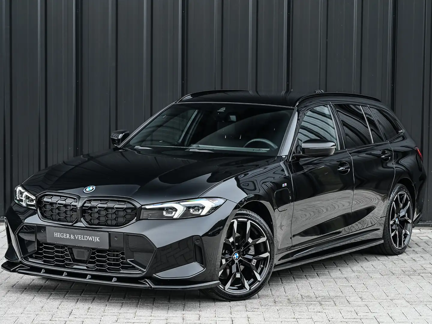 BMW 330 3-serie Touring 330e xDrive M-SPORT | FACELIFT | A Zwart - 2