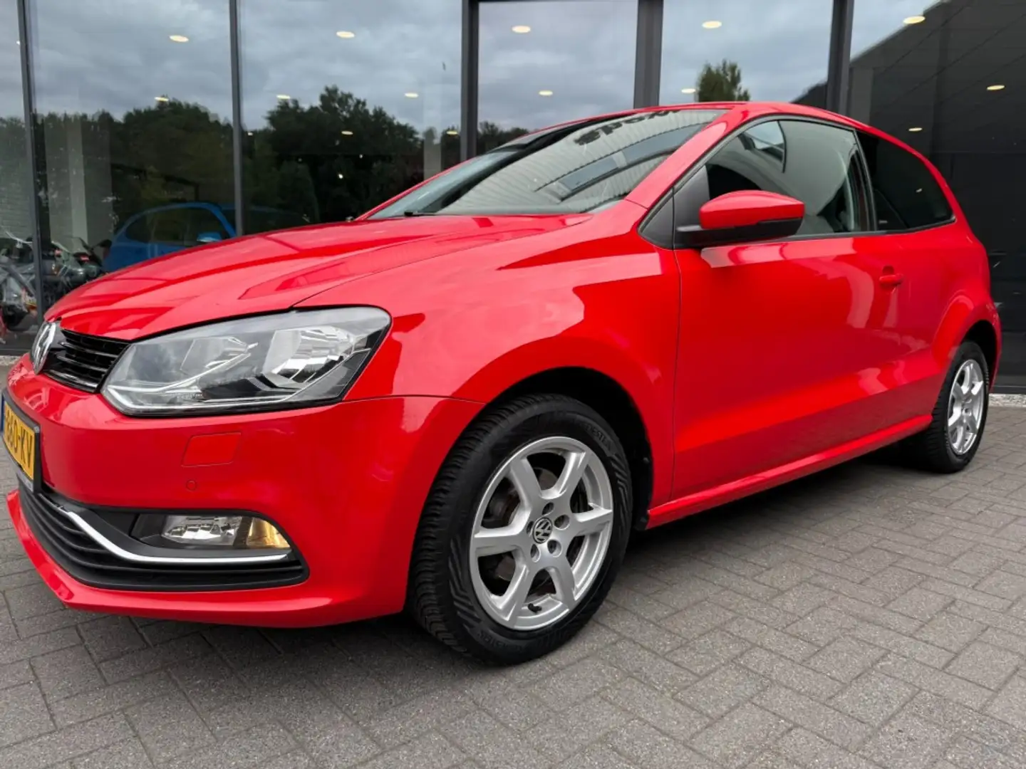 Volkswagen Polo 1.0 Comfortline Edition,Clima,Stoelverw,PDC,LMV,Mu Rood - 2