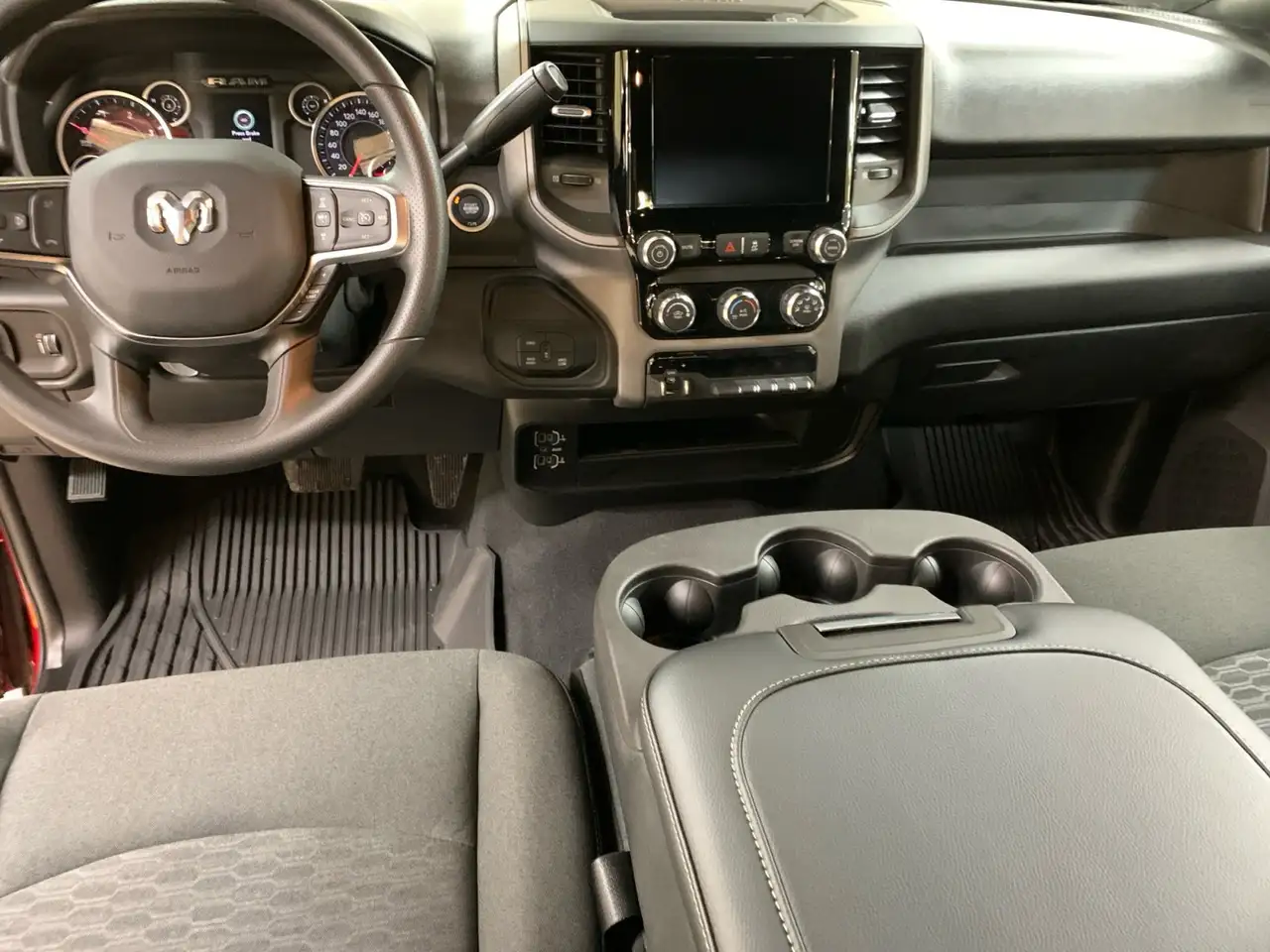 RAM 2500 снимка RAM 2500