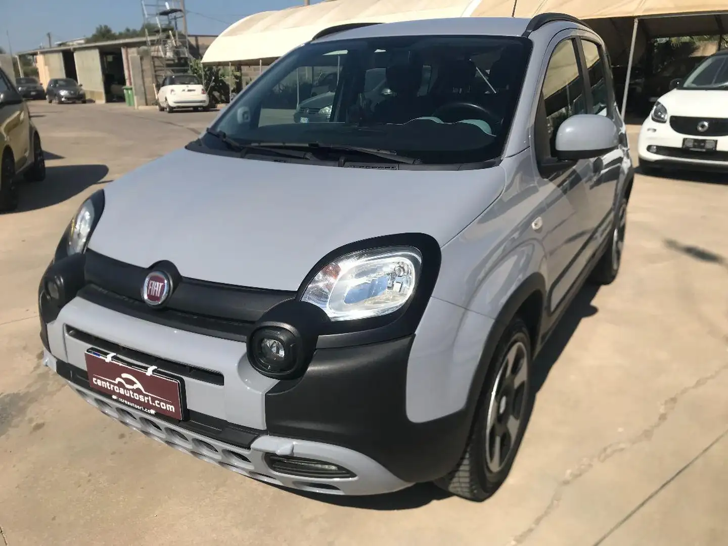 Fiat Panda 1.0 FireFly S&S Hybrid City Cross Grau - 1