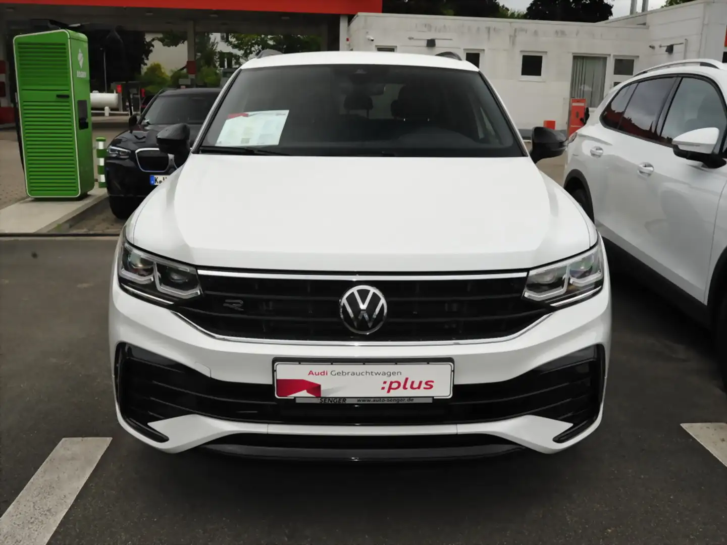 Volkswagen Tiguan 2.0 TDI R-Line 4MO DSG Nav Matrix AHK DCC Weiß - 2