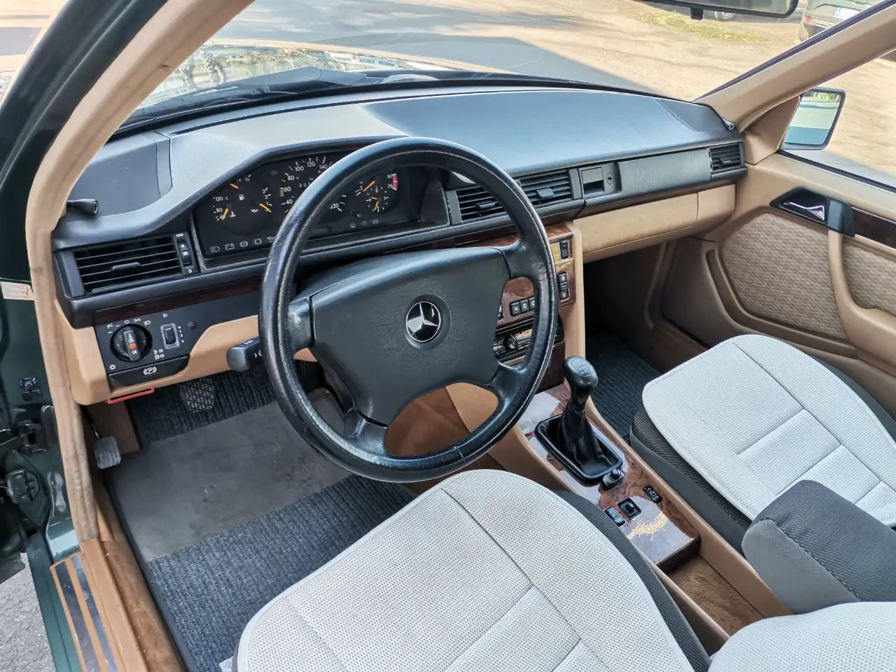 Mercedes-Benz E 200 E Berlina, foto 10