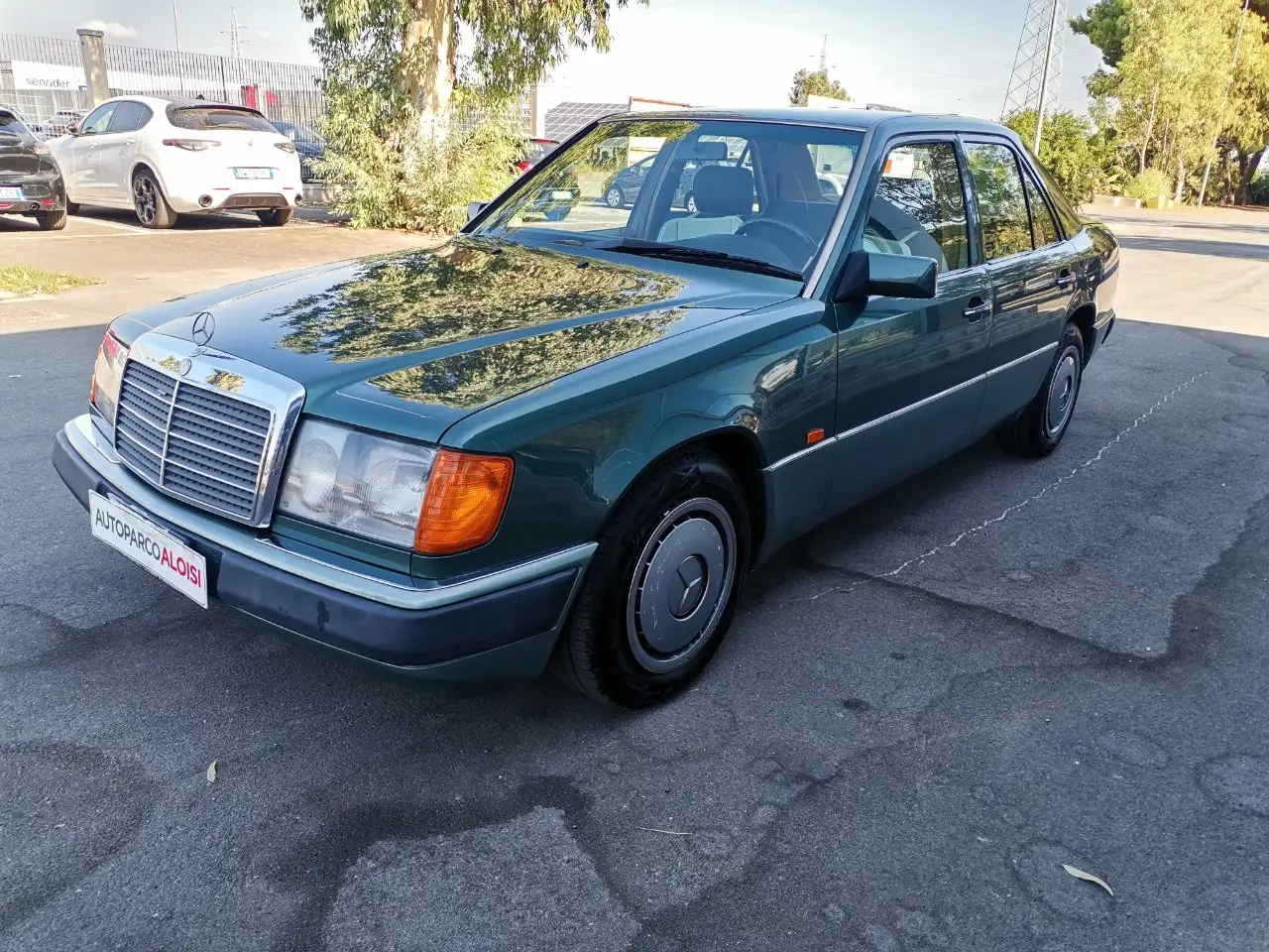 Mercedes-Benz E 200 E Berlina, foto 1