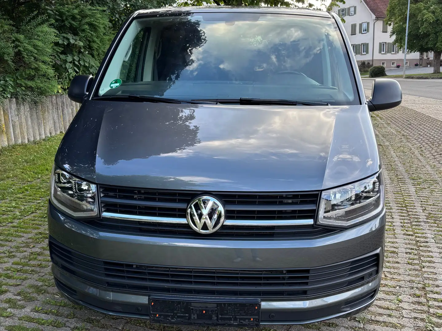 Volkswagen T6 Multivan Multivan DSG Kurz Trendline Grijs - 2
