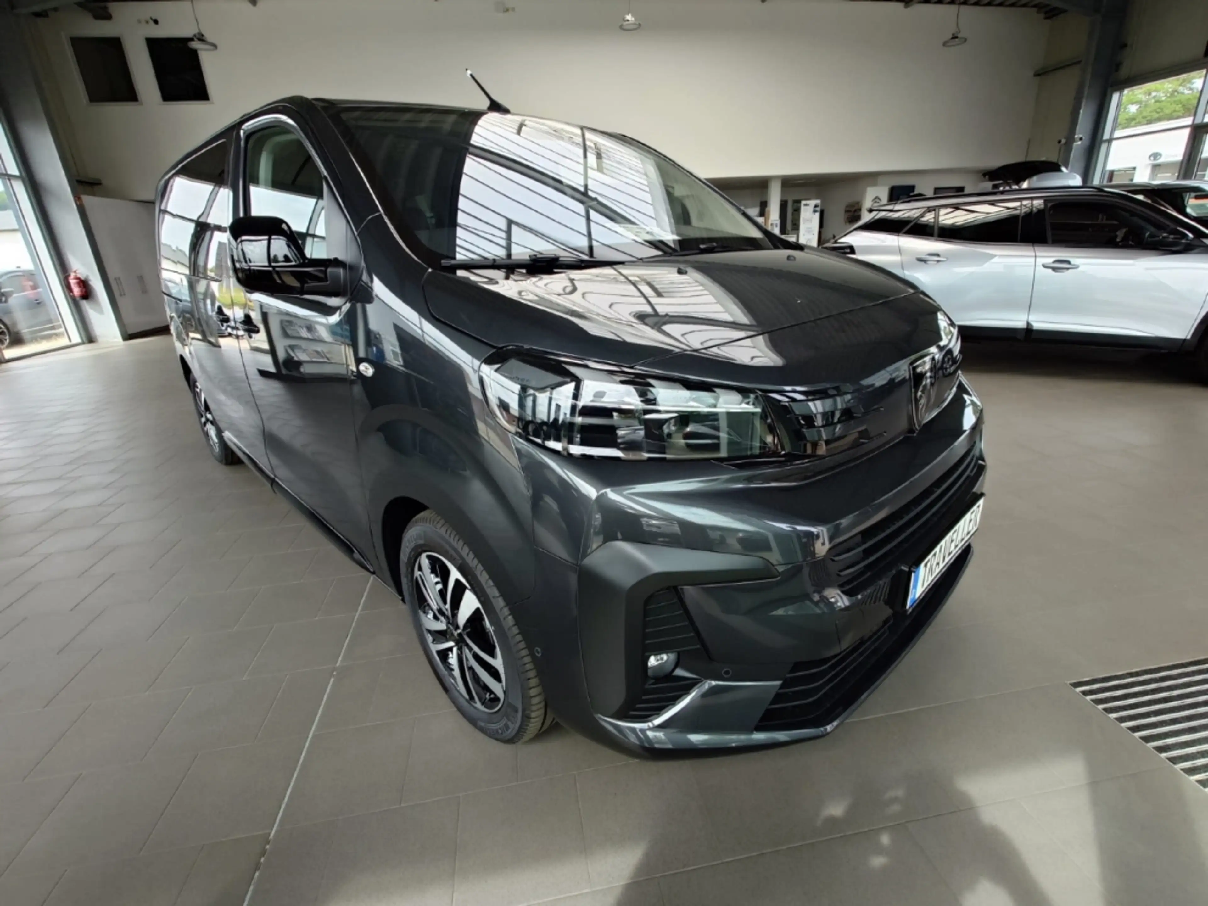 Peugeot Traveller Allure L2 7-Sitzer SHZ,PPS V/H,RFK,Leder,LED,AHK,A