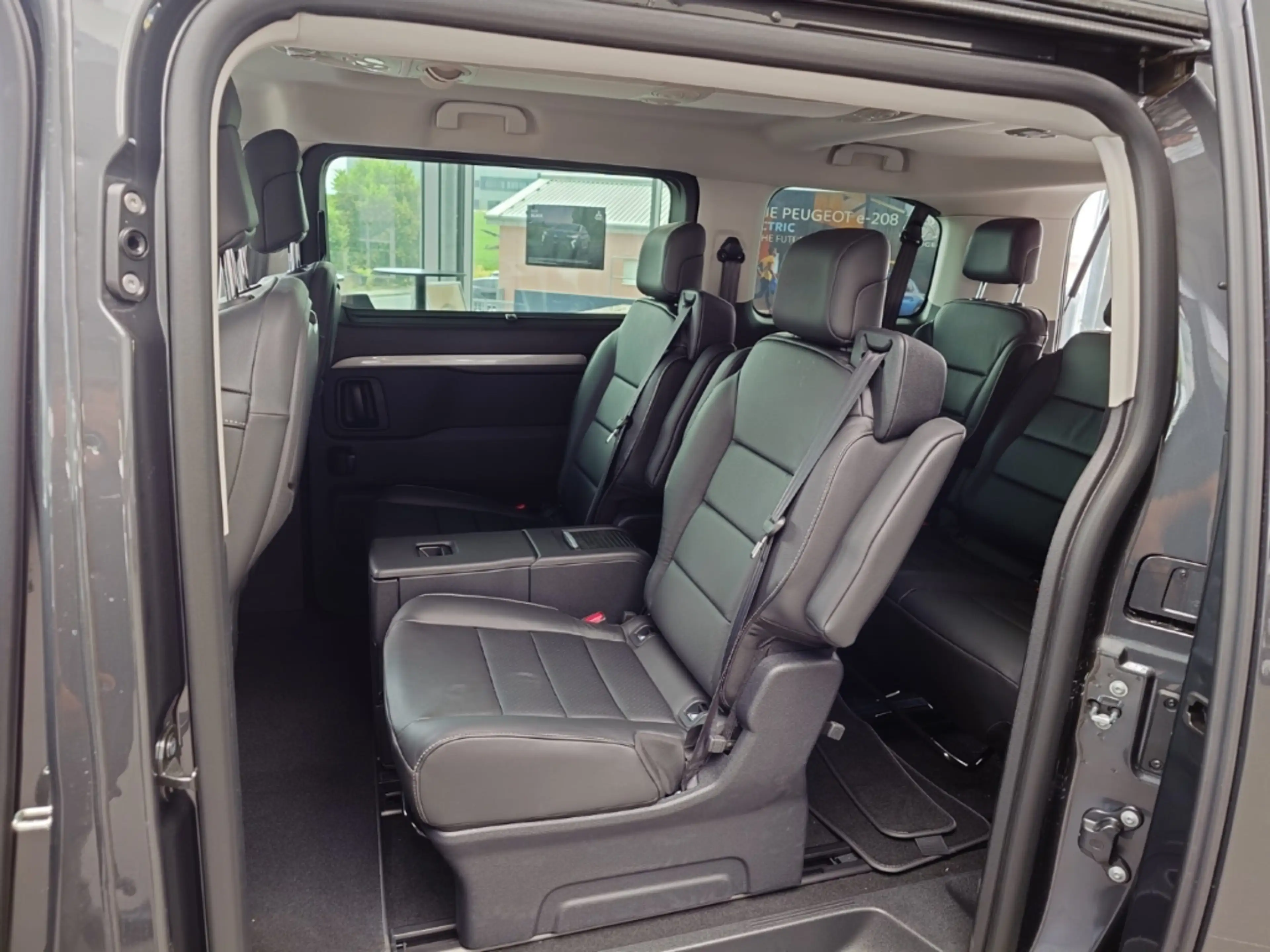 Peugeot Traveller Allure L2 7-Sitzer SHZ,PPS V/H,RFK,Leder,LED,AHK,A — photo 8