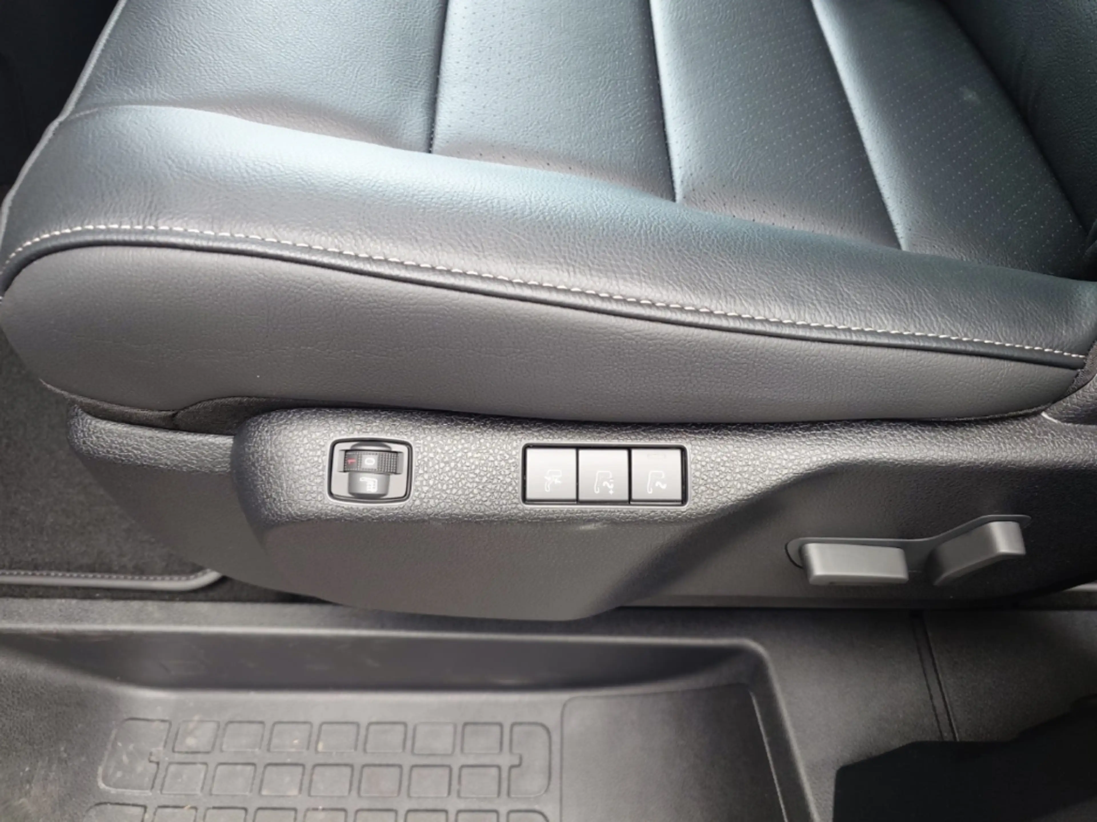 Peugeot Traveller Allure L2 7-Sitzer SHZ,PPS V/H,RFK,Leder,LED,AHK,A — photo 7
