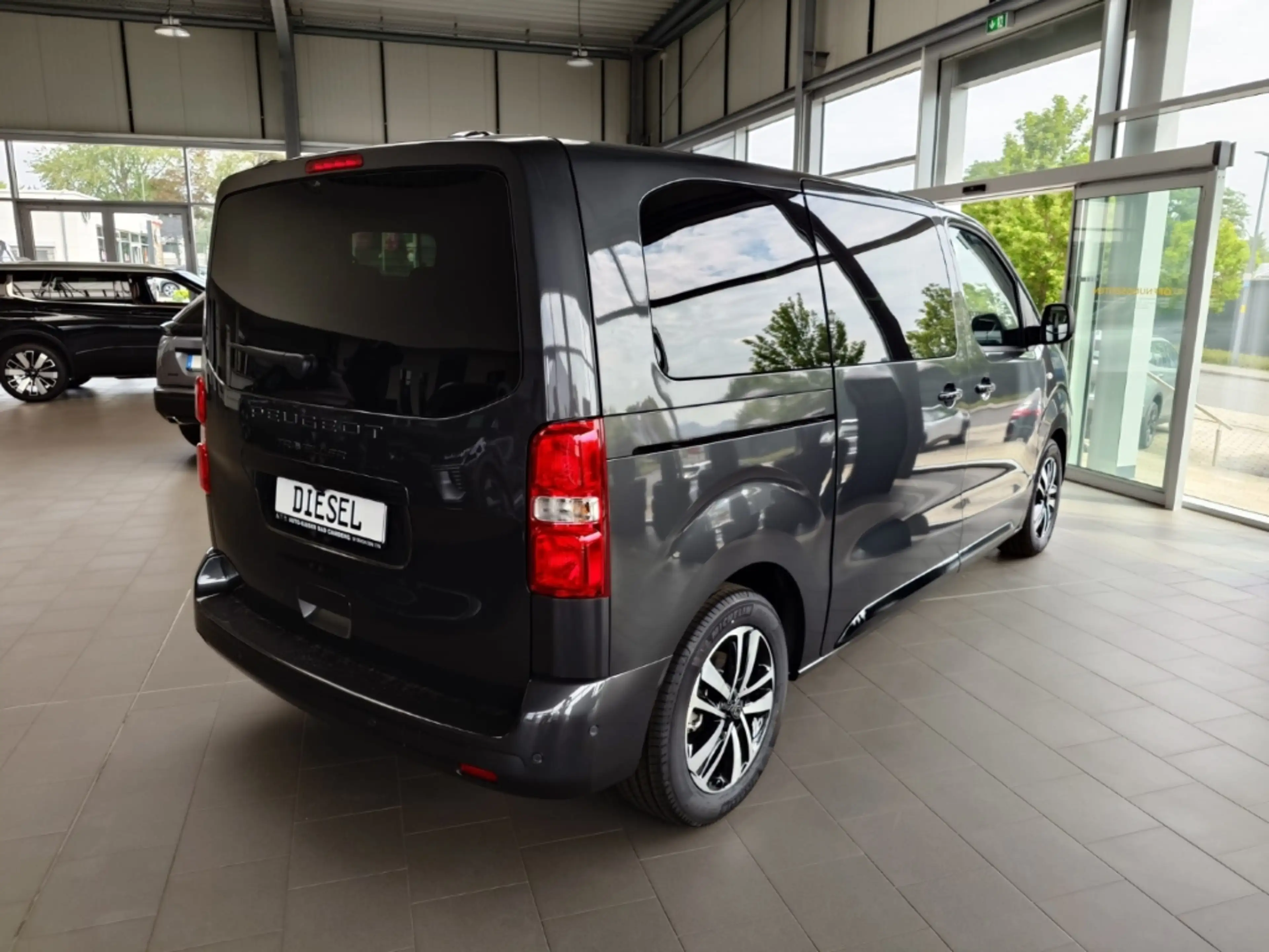 Peugeot Traveller Allure L2 7-Sitzer SHZ,PPS V/H,RFK,Leder,LED,AHK,A — photo 4