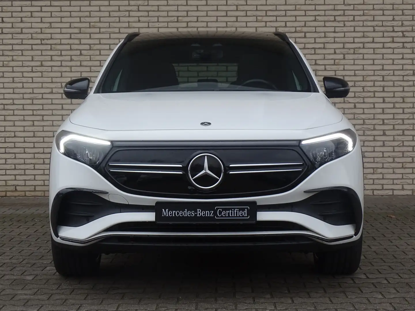 Mercedes-Benz EQA 250 250+ AMG Line 71 kWh | Premium Plus | Distronic | Blanc - 2