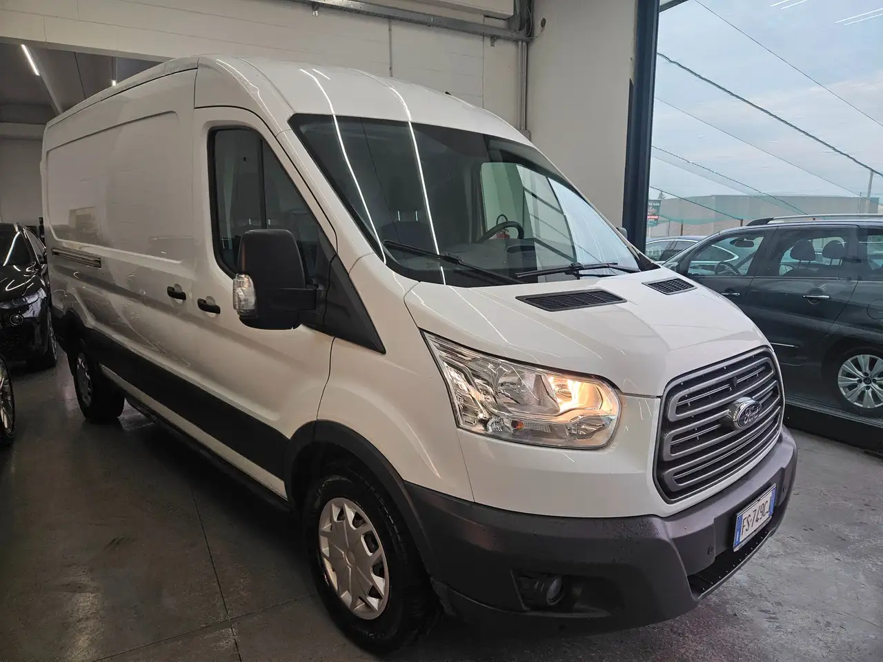 Ford TRANSIT PASSO LUNGO — photo 1 of 14