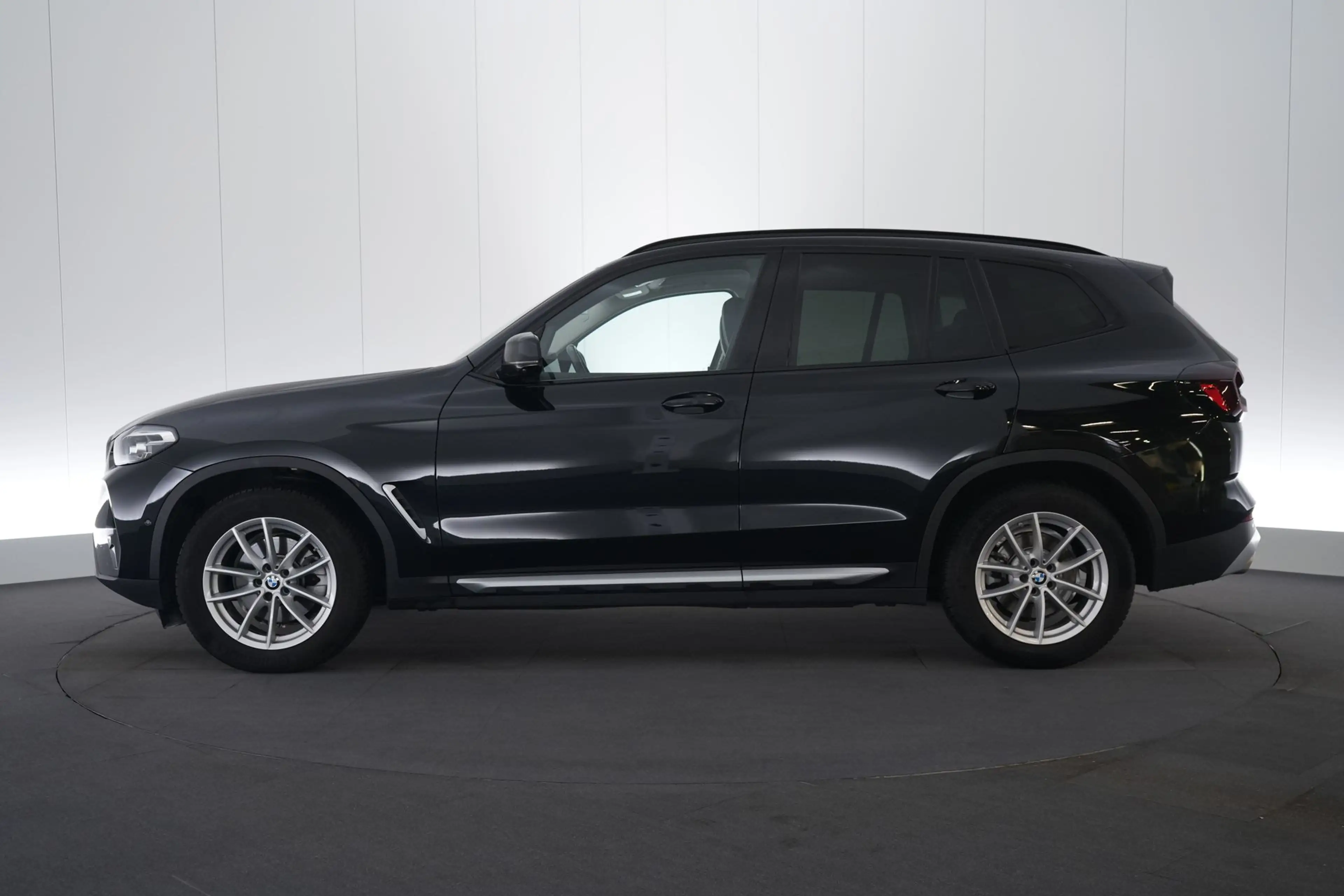 BMW X3 2.0 sDrive18dA Business LEDER/CUIR LED GPS PDC 360 — photo 11