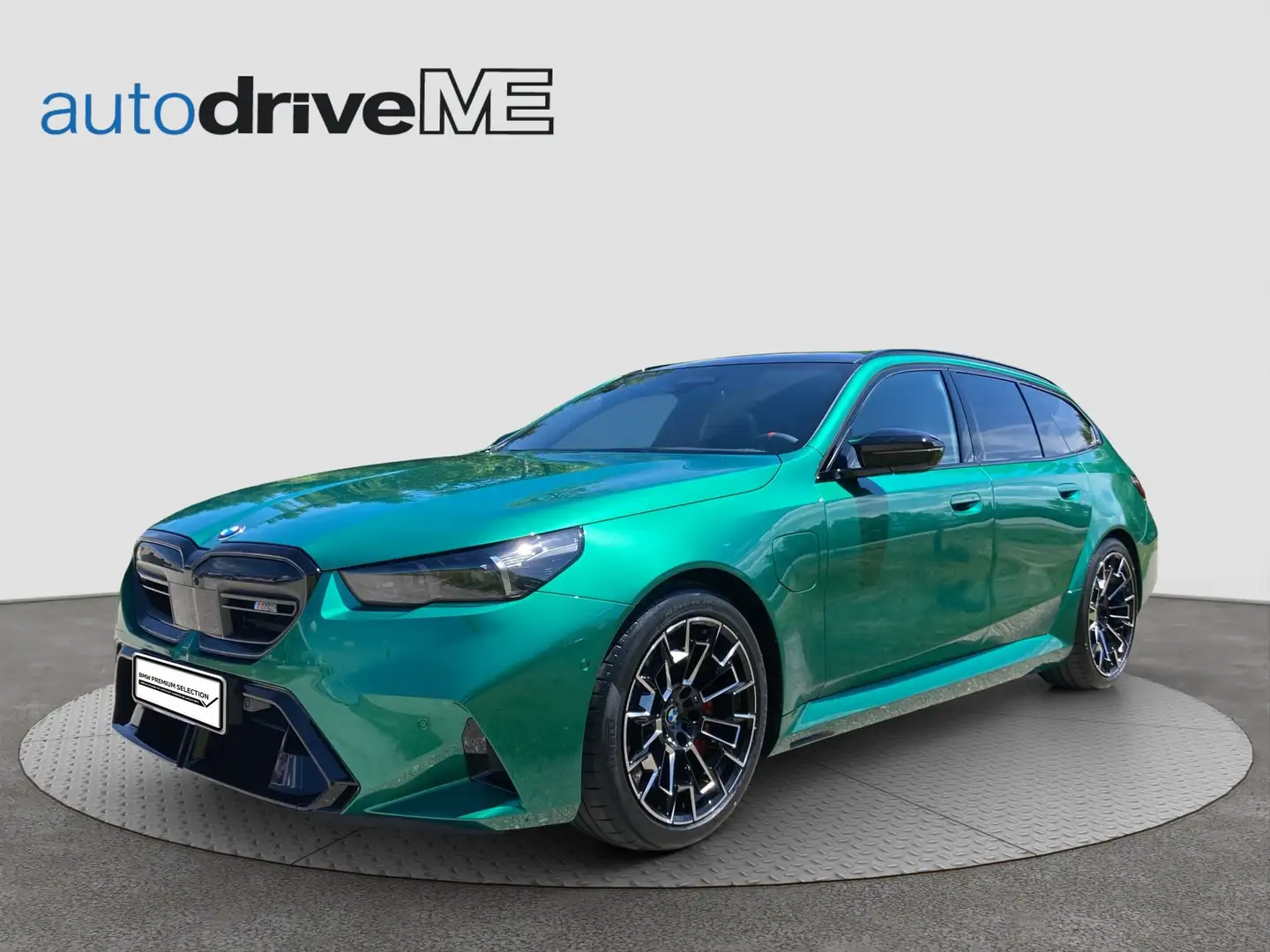 BMW M5 Touring xDrive KAM 360 LED Pano ACC Kam. SHZ Grün - 1