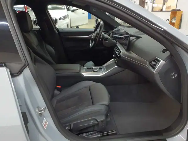 BMW 4 Series view 8
