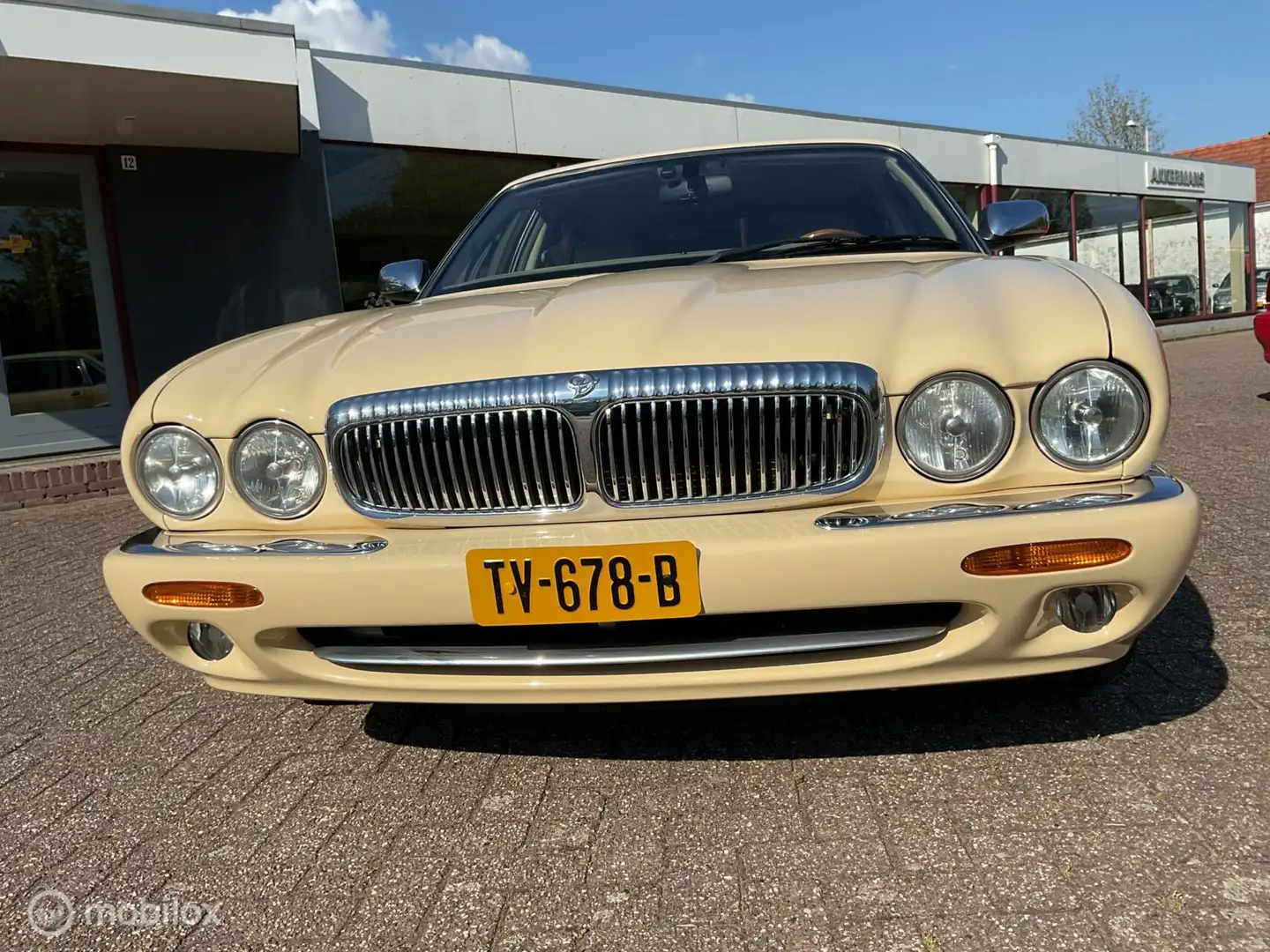 Daimler Super V8 4.0 Charged Aut. Nieuwstaat Gelb - 2