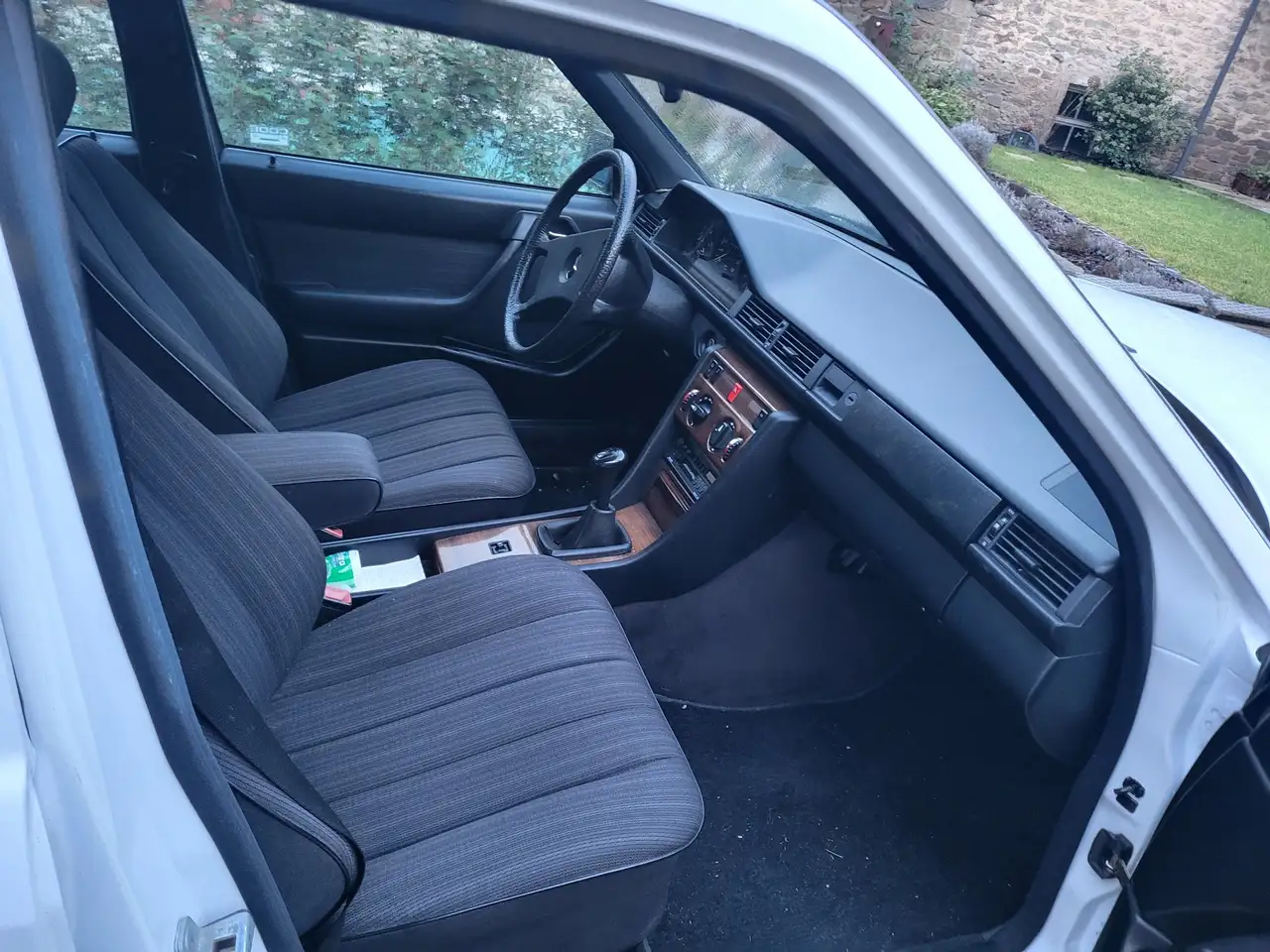 Mercedes-Benz E 200, foto 11