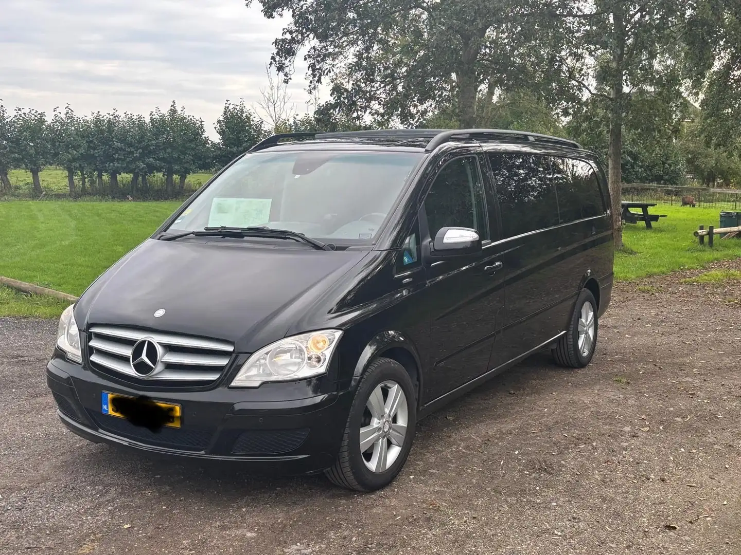 Mercedes-Benz Viano 3.0 CDI DPF kompakt Automatik Avantgarde EDITION 1 Zwart - 2