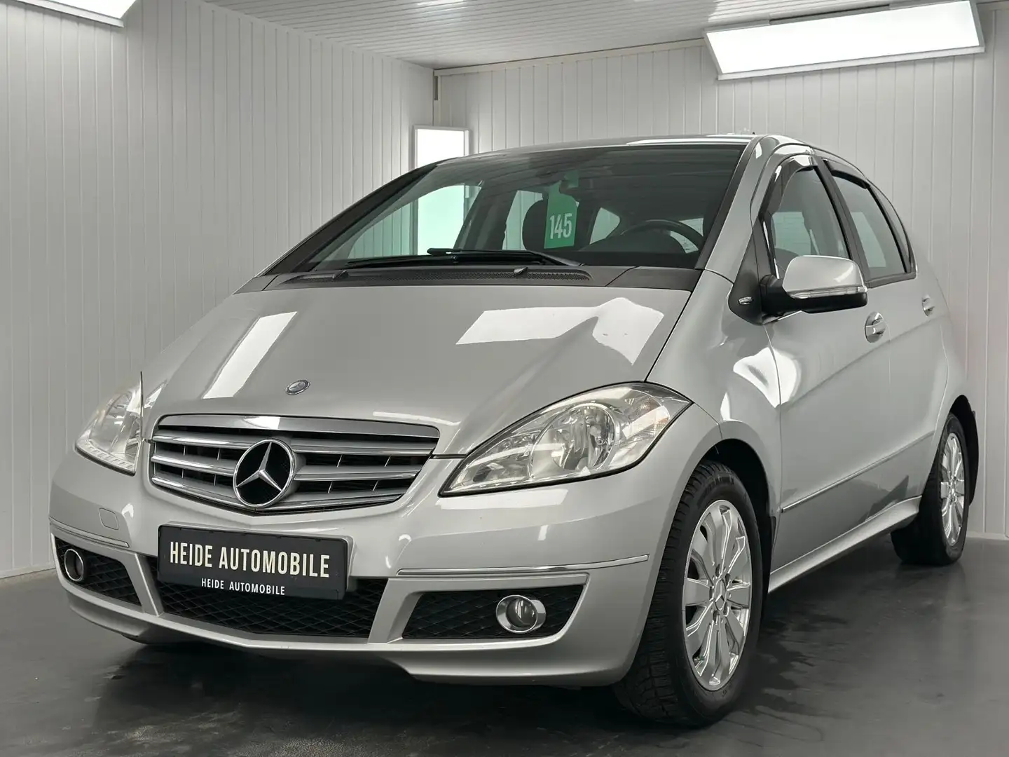 Mercedes-Benz A 200 Pano Sportpaket Klima 2. Hand Silber - 1