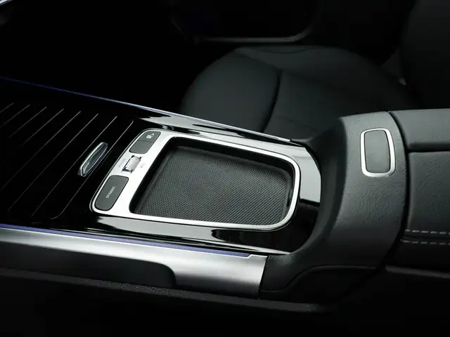 Mercedes-Benz GLB view 20