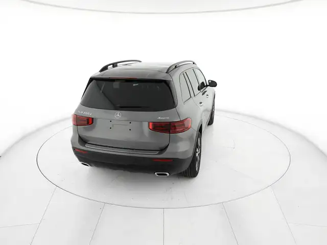 Mercedes-Benz GLB view 7