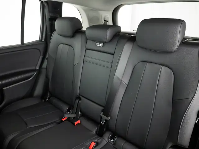 Mercedes-Benz GLB view 15
