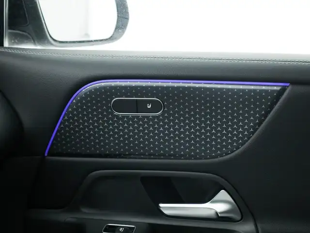 Mercedes-Benz GLB view 19