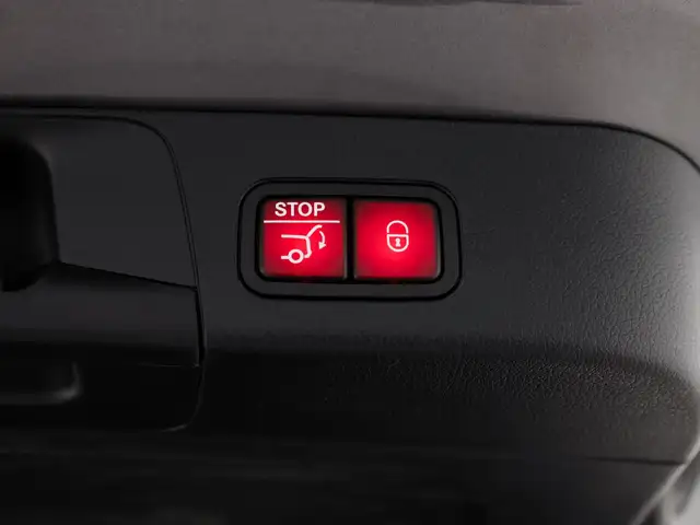 Mercedes-Benz GLB view 21