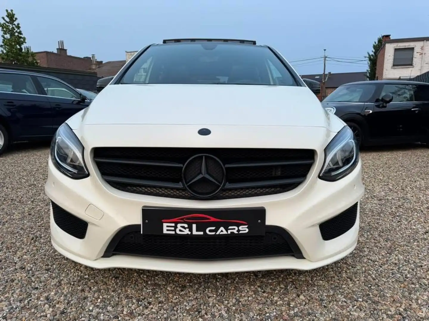 Mercedes-Benz B 180 d Pack AMG **12 mois de garantie** Blanc - 2