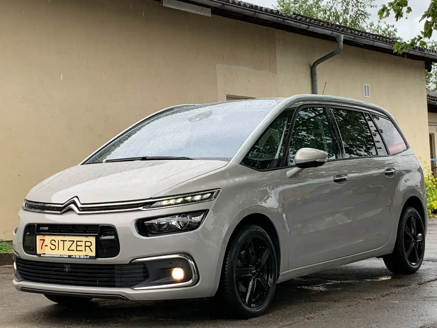 Citroen Grand C4 Picasso Shine, 7 Sitzplätze, jedes Service, Pickerl NEU Gris - 2