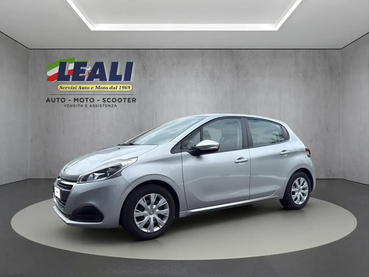Peugeot 208 208 5p 1.6 BlueHDi 75cv Active Silber - 1