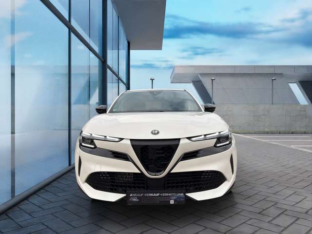 Alfa Romeo Junior Ibrida 1.2 VGT 48V-Hybrid 100 kW Speciale