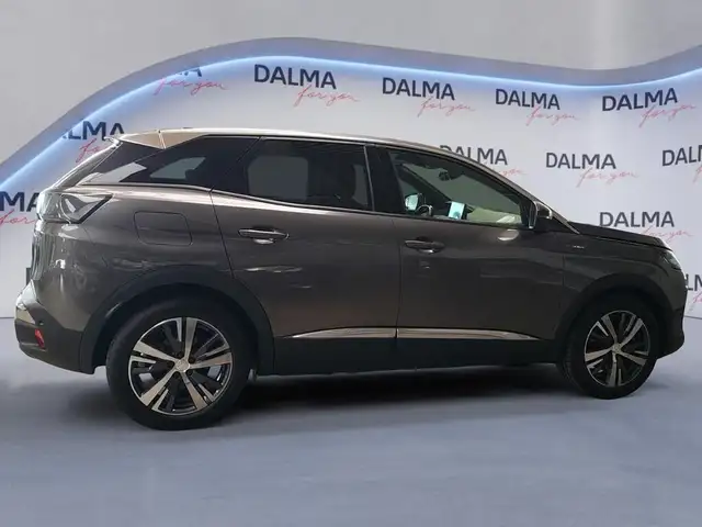 Peugeot 3008 view 6