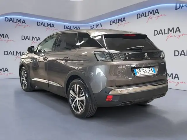 Peugeot 3008 view 3