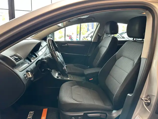 Volkswagen Passat view 10