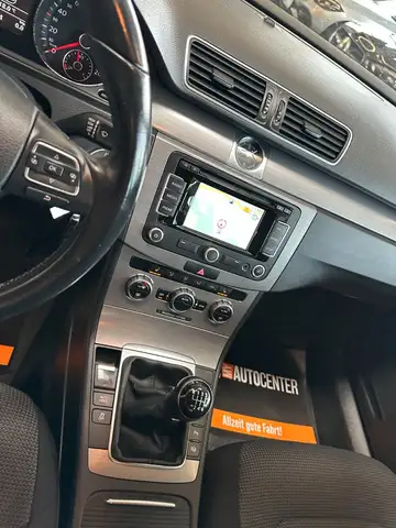 Volkswagen Passat view 12
