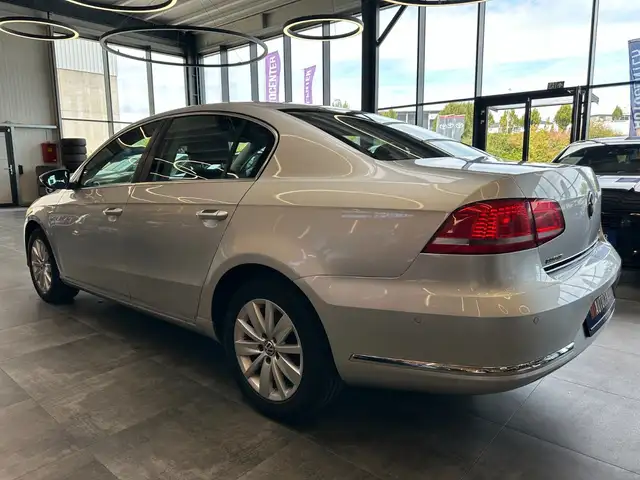 Volkswagen Passat view 25