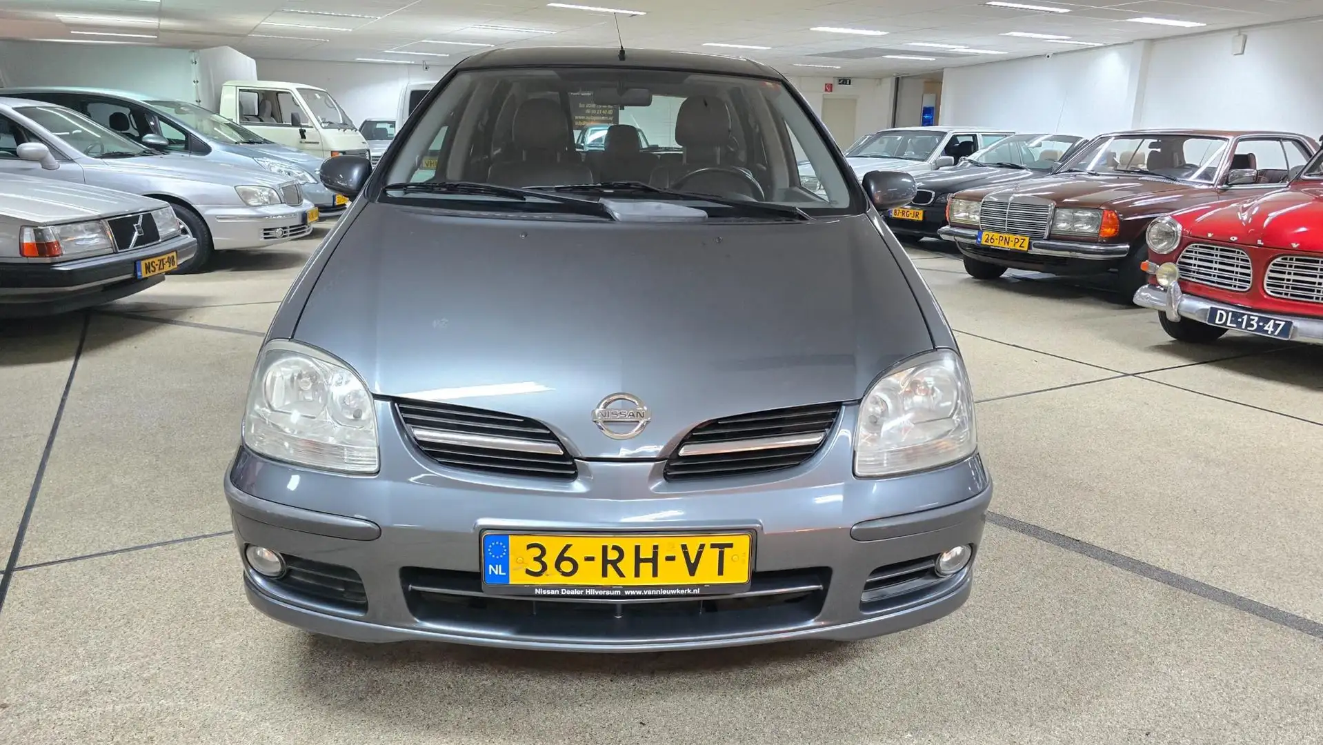Nissan Almera Tino 1.8 Tekna 1 ste eigenaar! 135.dkm Grijs - 2