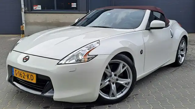 Nissan 370Z 3.7 V6/338pk/AUT/7 Traps/Xenon/Navi/Recaro/Nismo/T