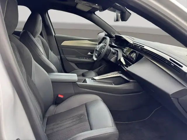 Peugeot 308 view 9