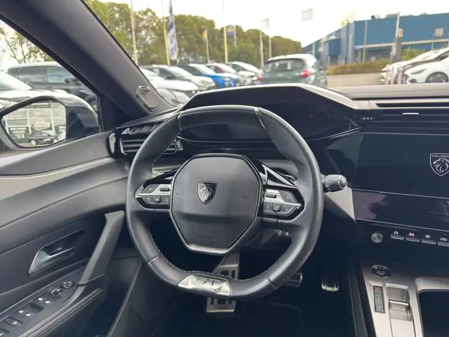 Peugeot 308 view 12