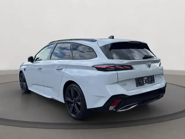 Peugeot 308 view 3