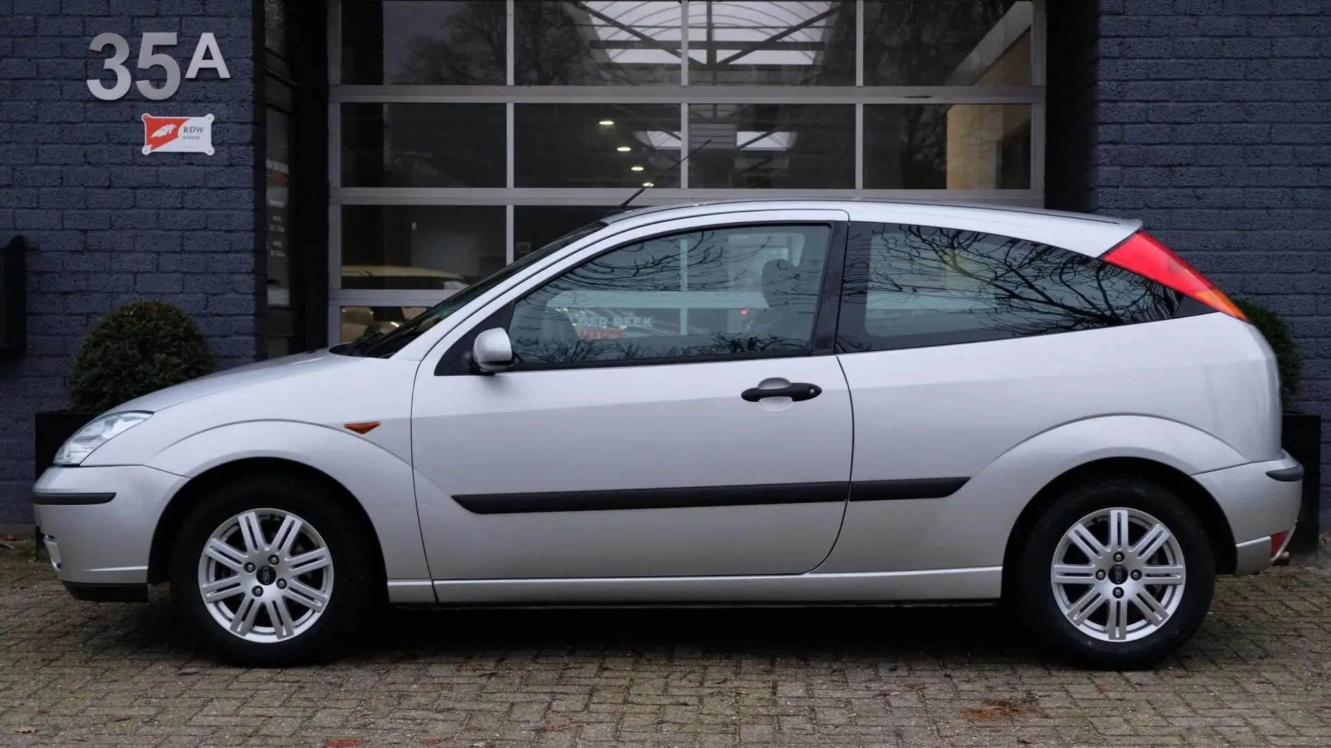 Ford Focus 1.6-16V Futura Airco|Leder Gri - 2