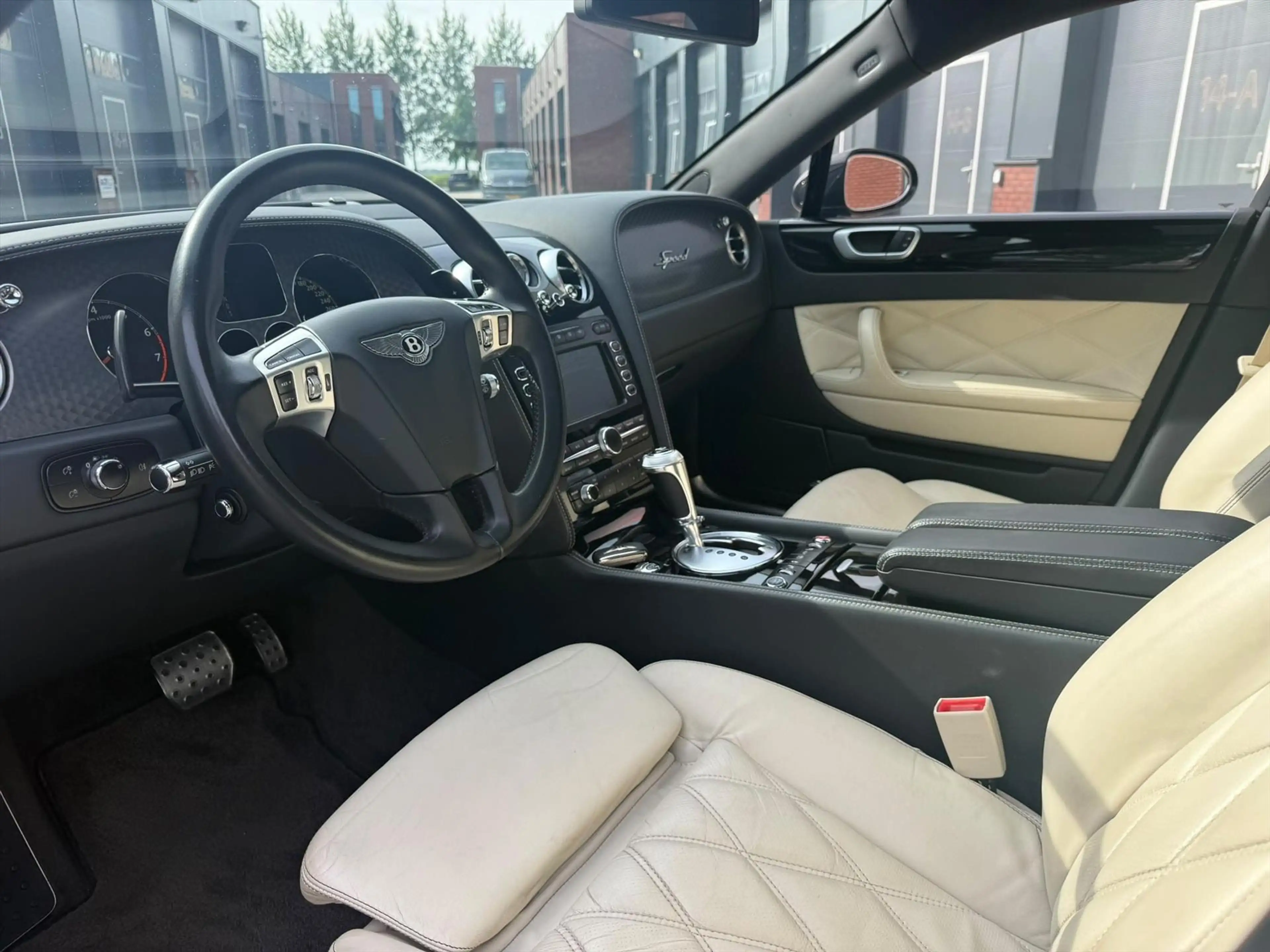 Bentley Flying Spur Continental 6.0 W12 SPEED AUT — photo 6