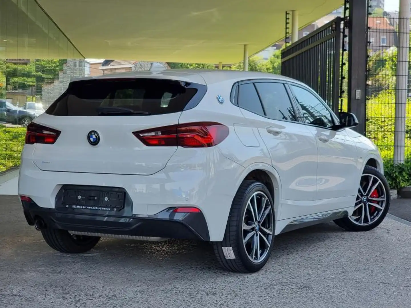 BMW X2 sDrive 18i Blanc - 2