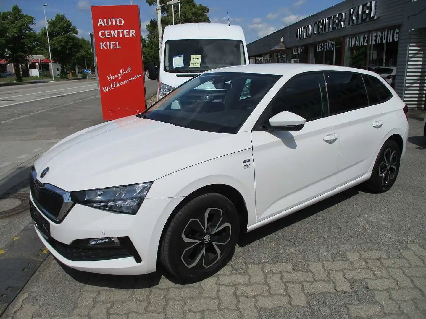 Skoda Scala 1.6 TDI Drive *Navi*Sitzhzg.*Tempomat Blanc - 1