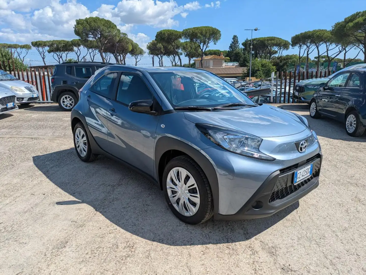 Toyota Aygo X ACTIVE 1.0cc 72cv SAFETYPACK ANDROID/CARPLAY Grigio - 2