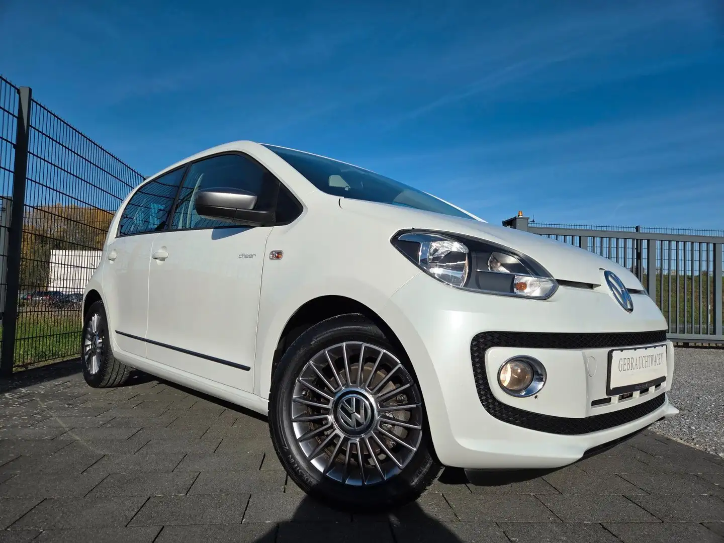 Volkswagen up! cheer up! BMT Aus 1 Hand/Einparkhilfe/Navi Weiß - 1