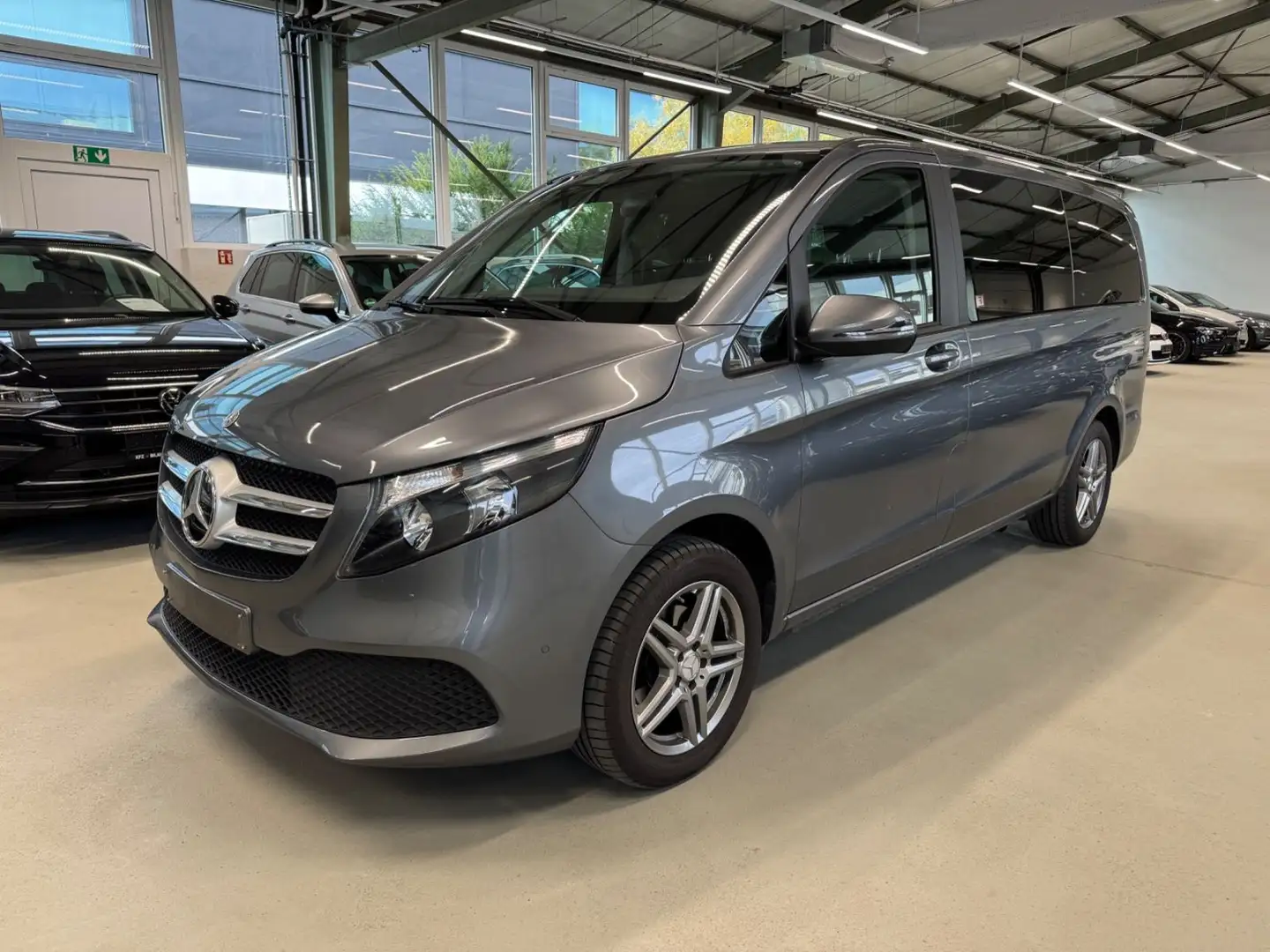 Mercedes-Benz V 220 1.Hand RISE lang 7Sitzer Grau - 1