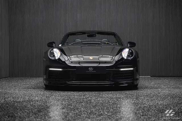 Porsche 911 view 3